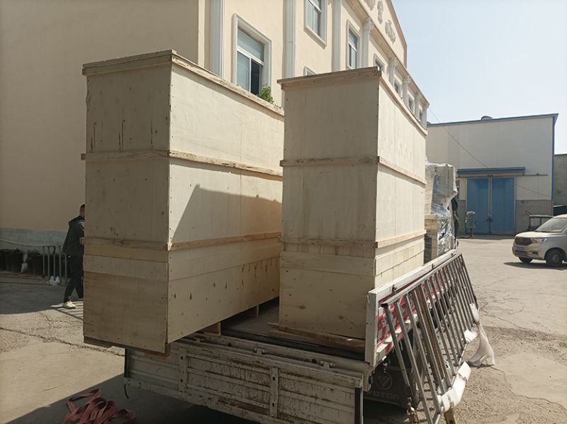 三台上料机+1台投料站发货