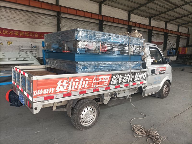 两台振动平台发货