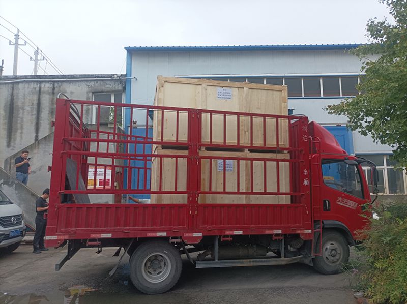 2台定制直线筛出口非洲