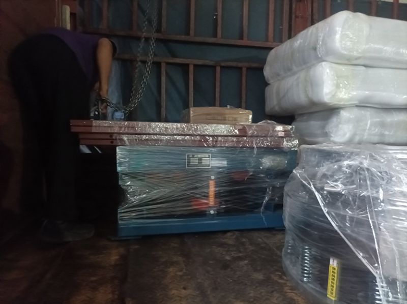 振动平台、振动筛等发货