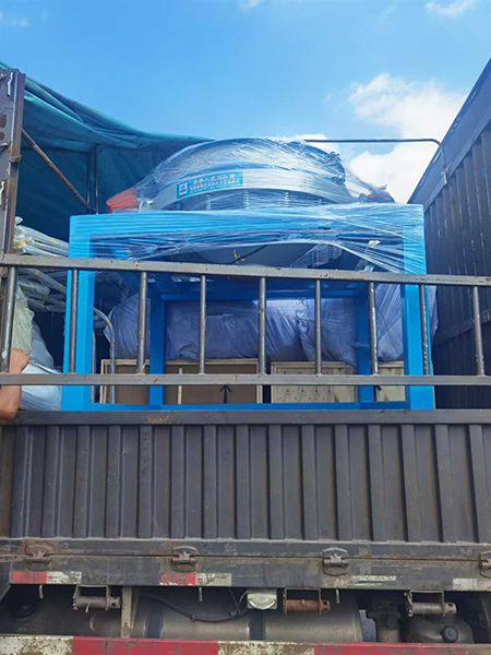 客户定制直排筛发货