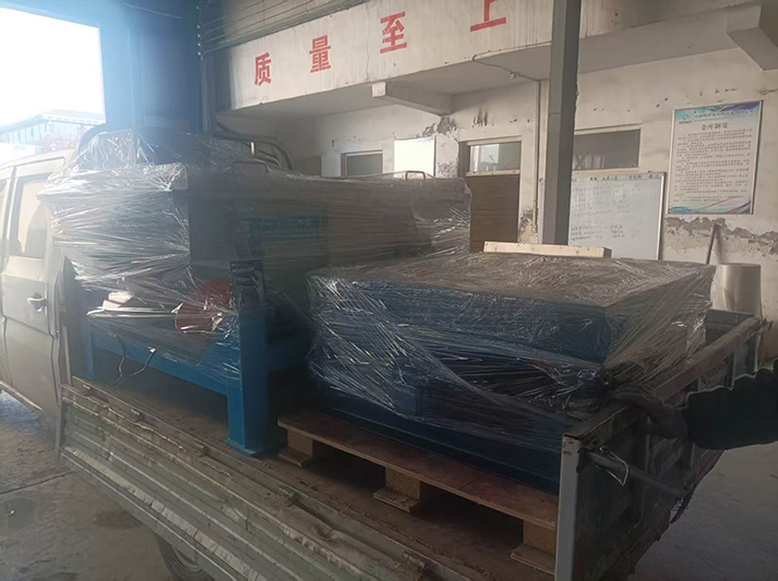 振动平台、直线筛发货