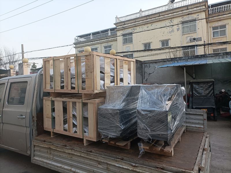 电磁给料机、特殊定制旋振筛上盖发货