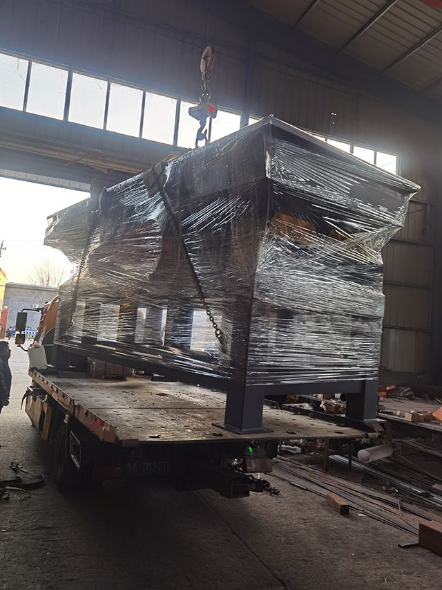 出口巴西重型往复筛发货