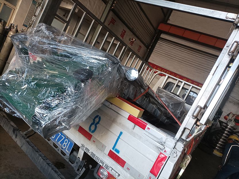 客户定制皮带输送机发货