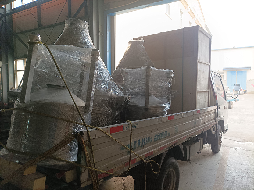 不锈钢真空上料机、不锈钢料仓、接料桶发货