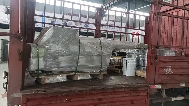 电磁给料机、筛框、网架等发货